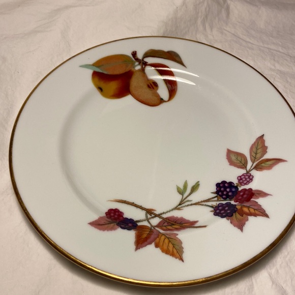 Vintage Royal Worcester Bone China Evesham Gold Bread & Butter Plates (Set of 3) - Picture 4 of 12